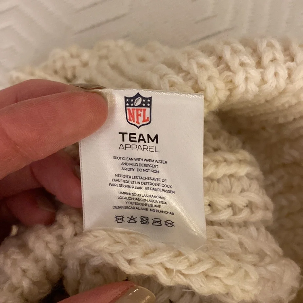 NWOT NFL Vikings winter hat - Picture 4 of 4